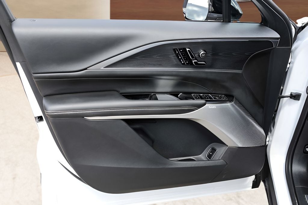 2025 Cadillac LYRIQ Sport