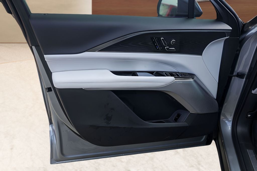 2025 Cadillac LYRIQ Sport