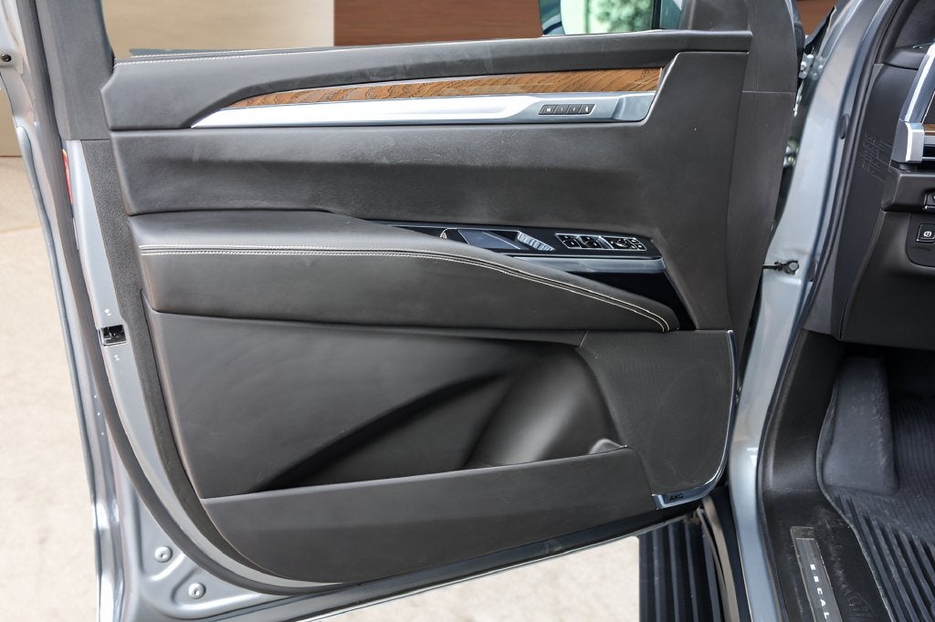 2025 Cadillac Escalade Sport Platinum