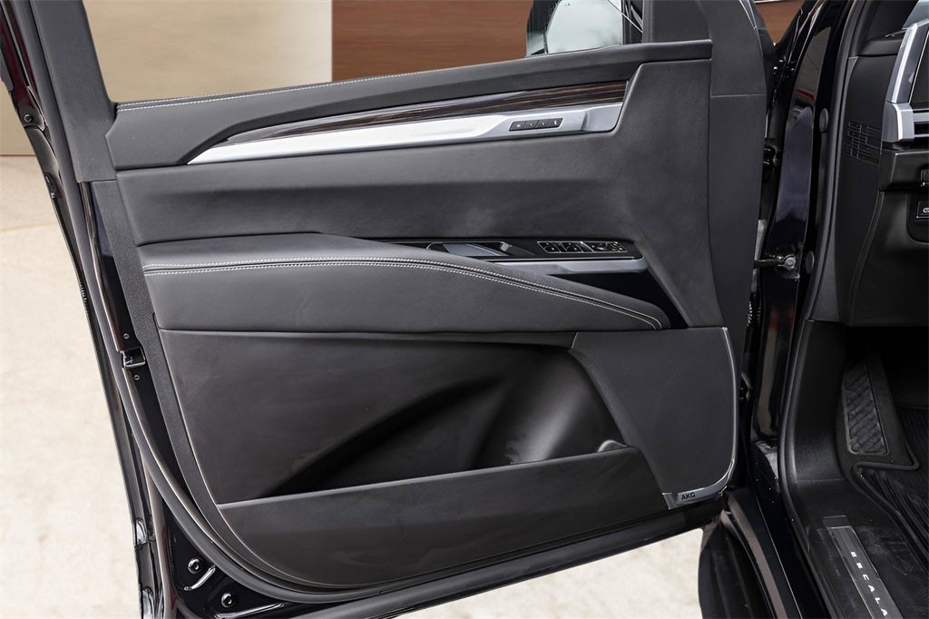 2025 Cadillac Escalade ESV Premium