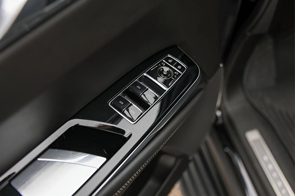 2025 Cadillac Escalade ESV Premium