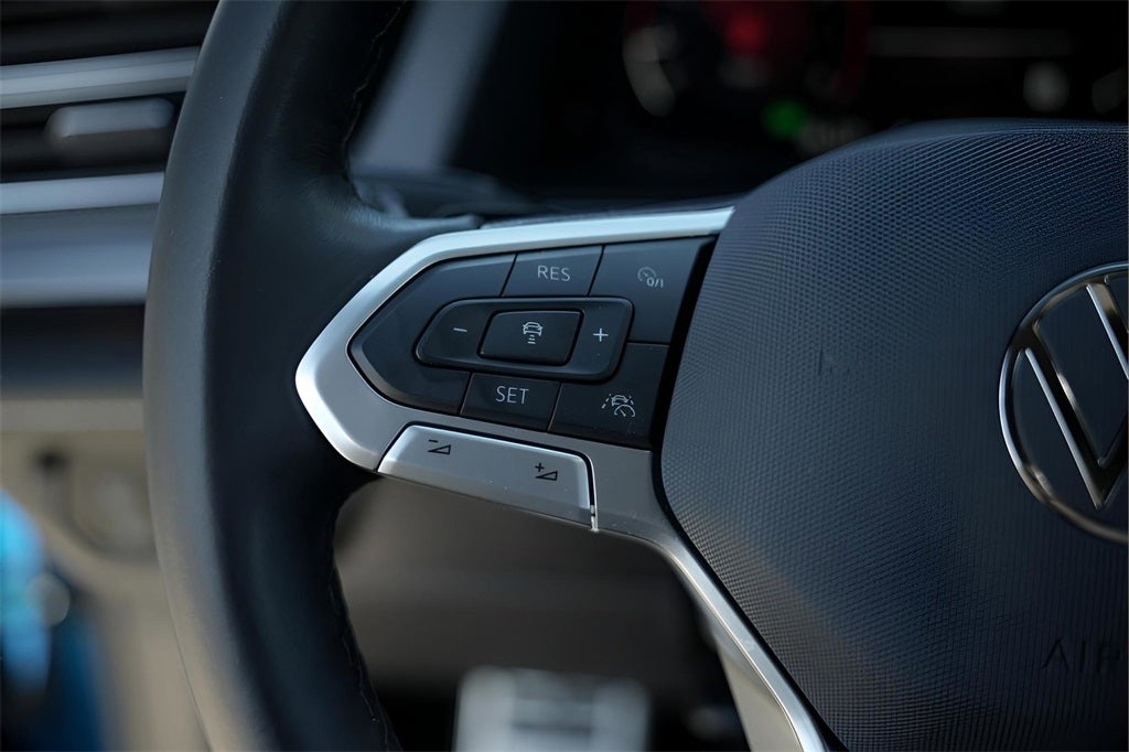 2024 Volkswagen Atlas Cross Sport 2.0T SEL Premium R-Line