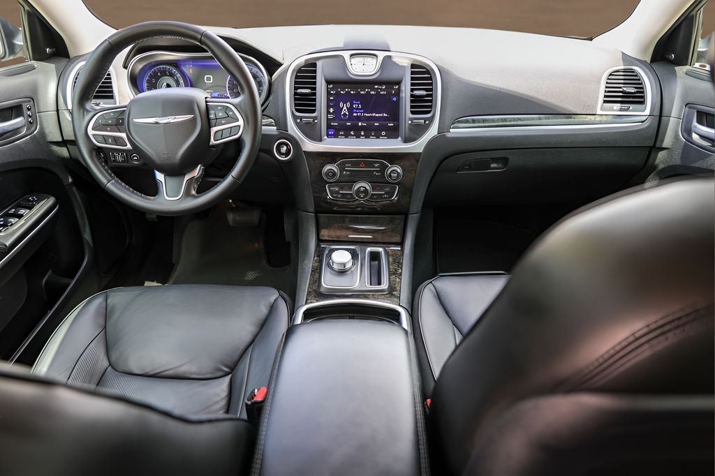 2022 Chrysler 300 Touring