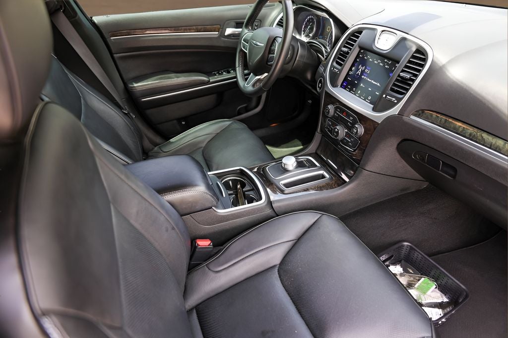 2022 Chrysler 300 Touring