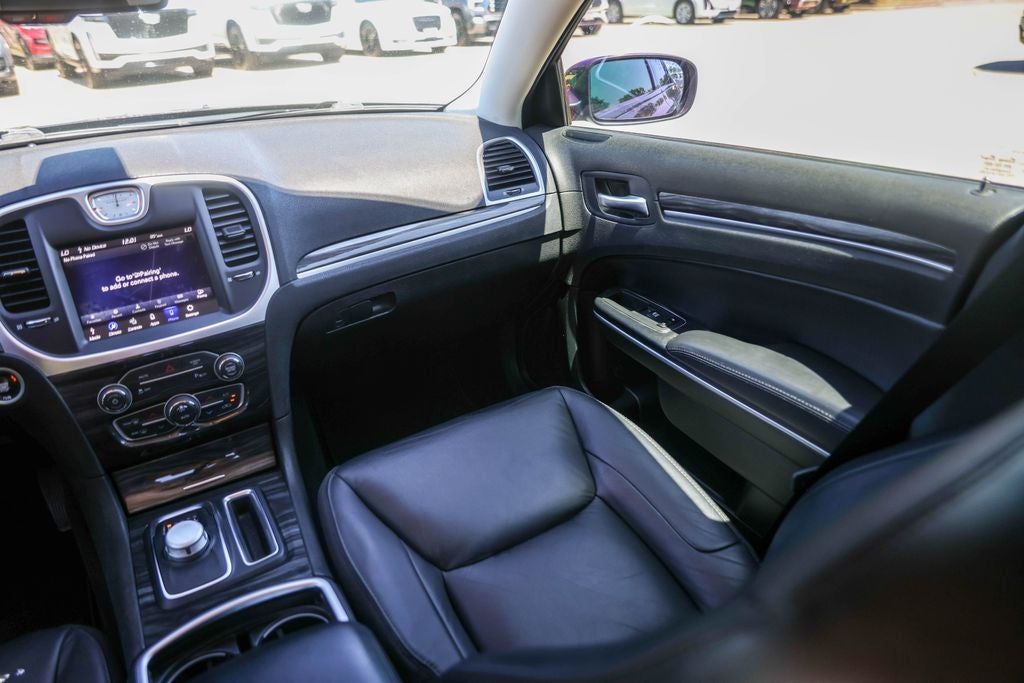 2022 Chrysler 300 Touring