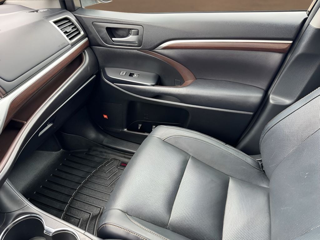 2016 Toyota Highlander Limited Platinum V6