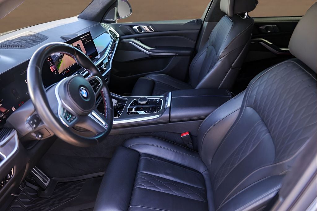 2023 BMW X7 M60i