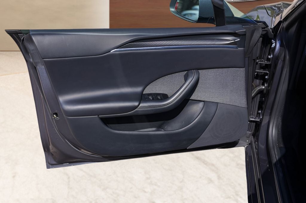 2022 Tesla Model S Plaid