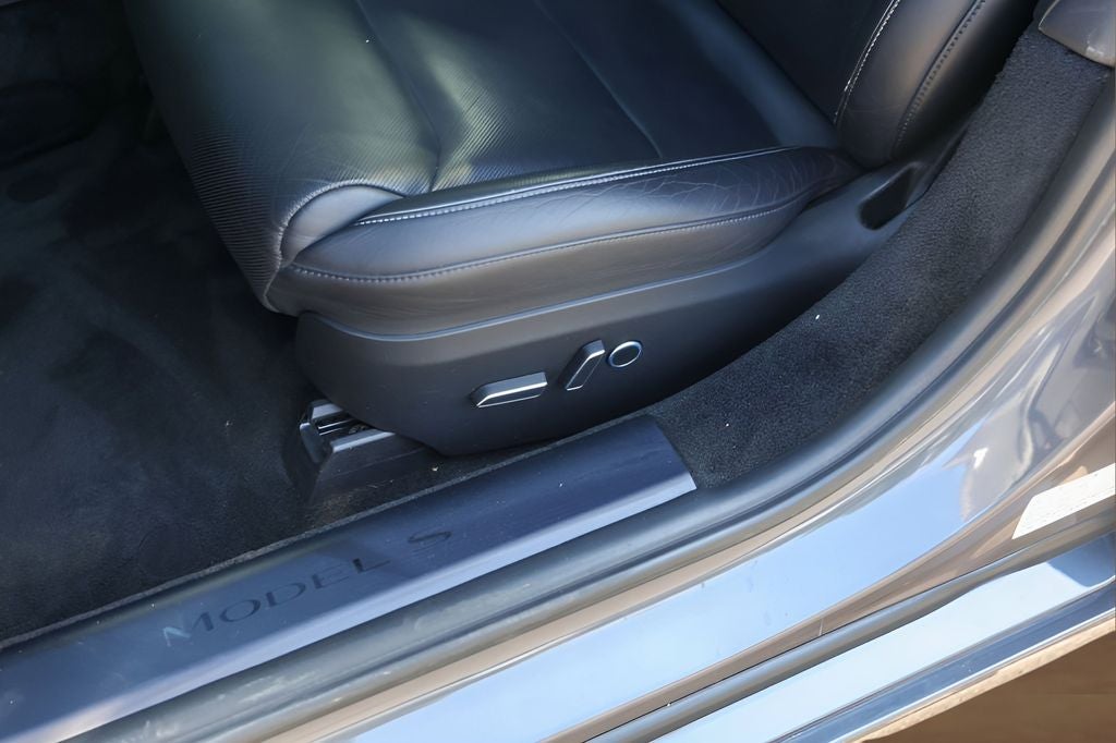 2022 Tesla Model S Plaid