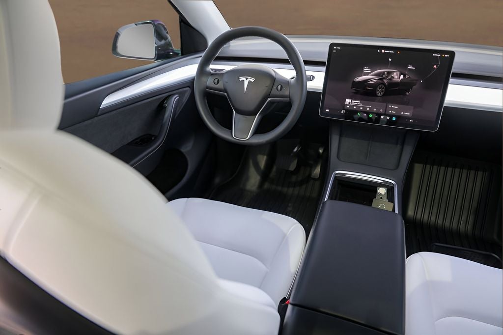 2025 Tesla Model Y Long Range