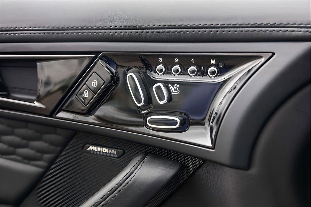 2023 Jaguar F-TYPE R