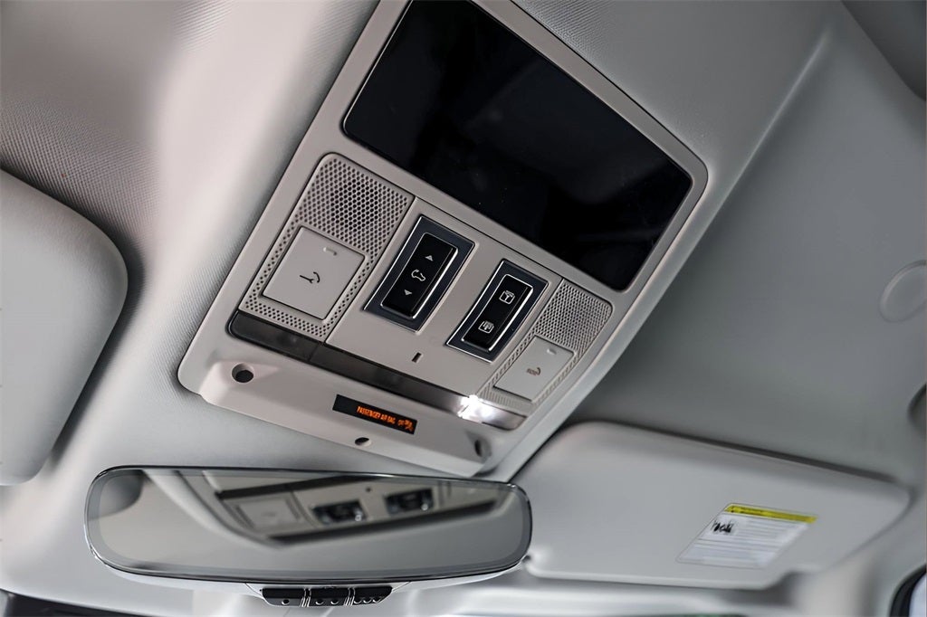 2024 Land Rover Defender 110 X-Dynamic SE