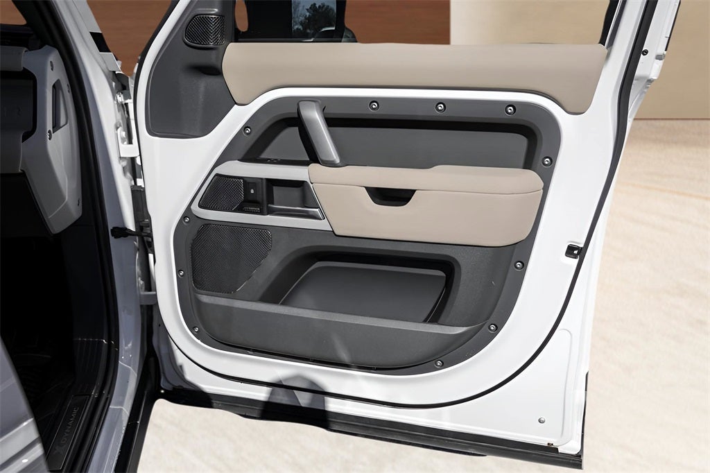 2024 Land Rover Defender 110 X-Dynamic SE