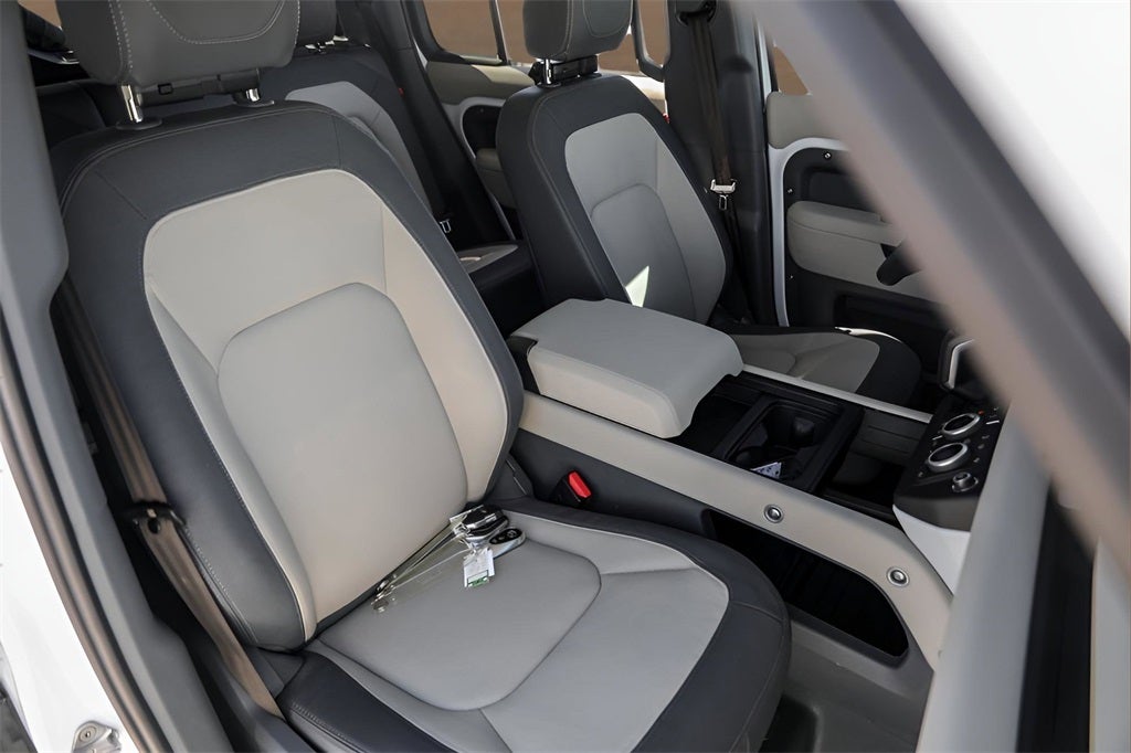 2024 Land Rover Defender 110 X-Dynamic SE