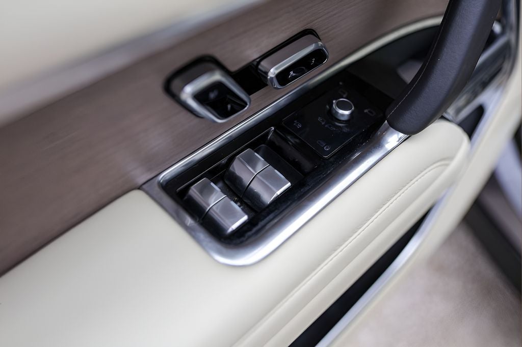 2023 Land Rover Range Rover SE LWB