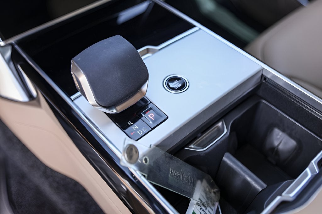2026 Land Rover Range Rover SE LWB