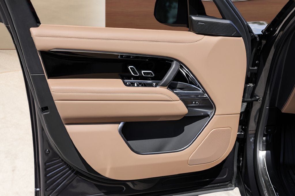 2026 Land Rover Range Rover SE LWB