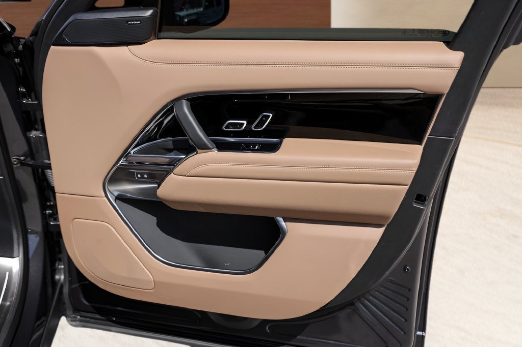 2026 Land Rover Range Rover SE LWB