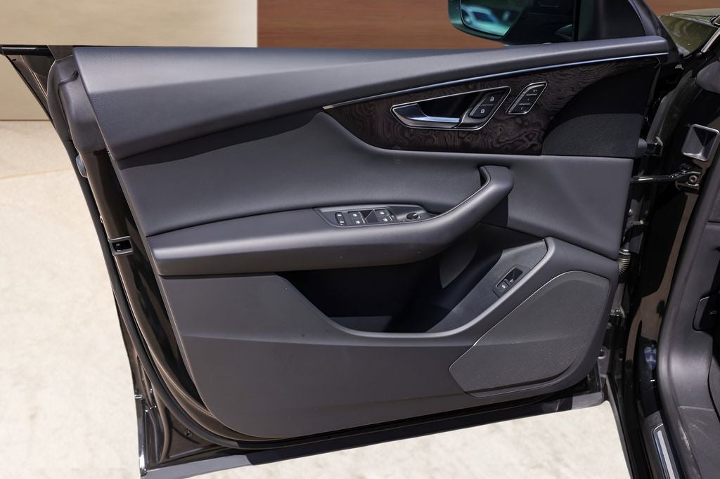 2022 Audi Q8 55 Premium quattro