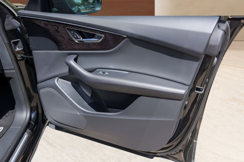 2022 Audi Q8 55 Premium quattro