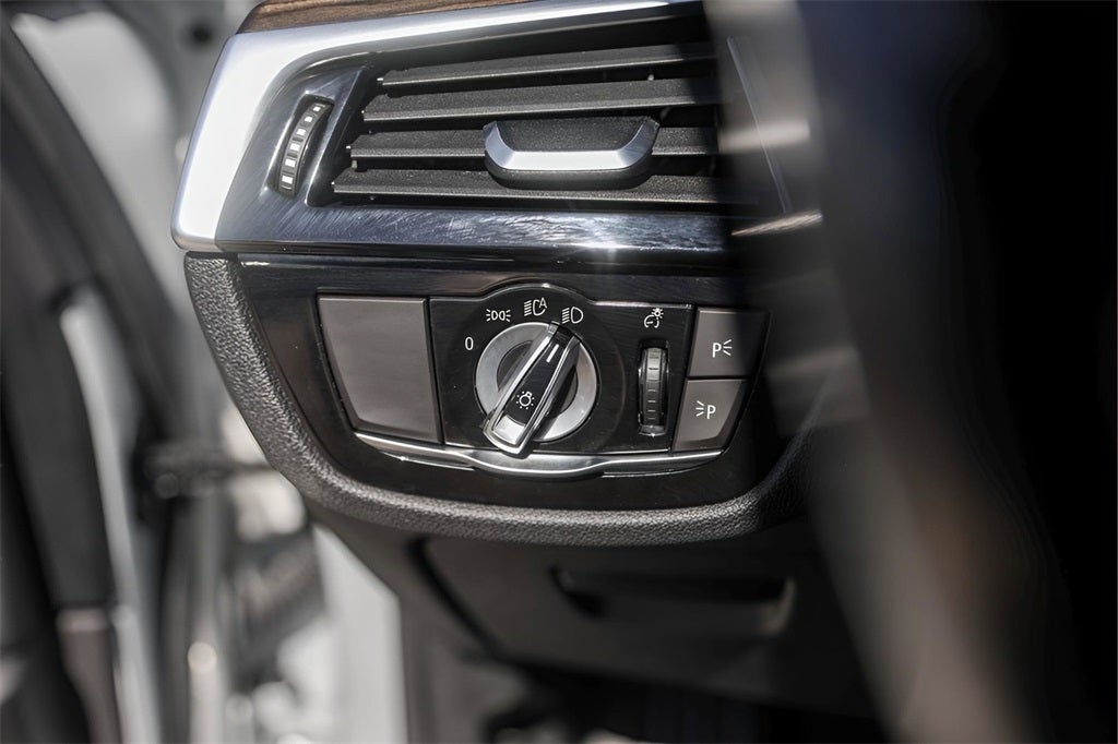 2019 BMW 5 Series 530i