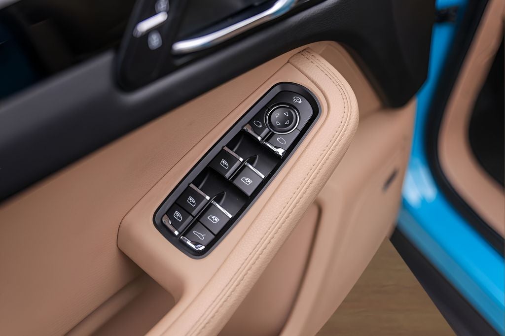 2022 Porsche Macan Base