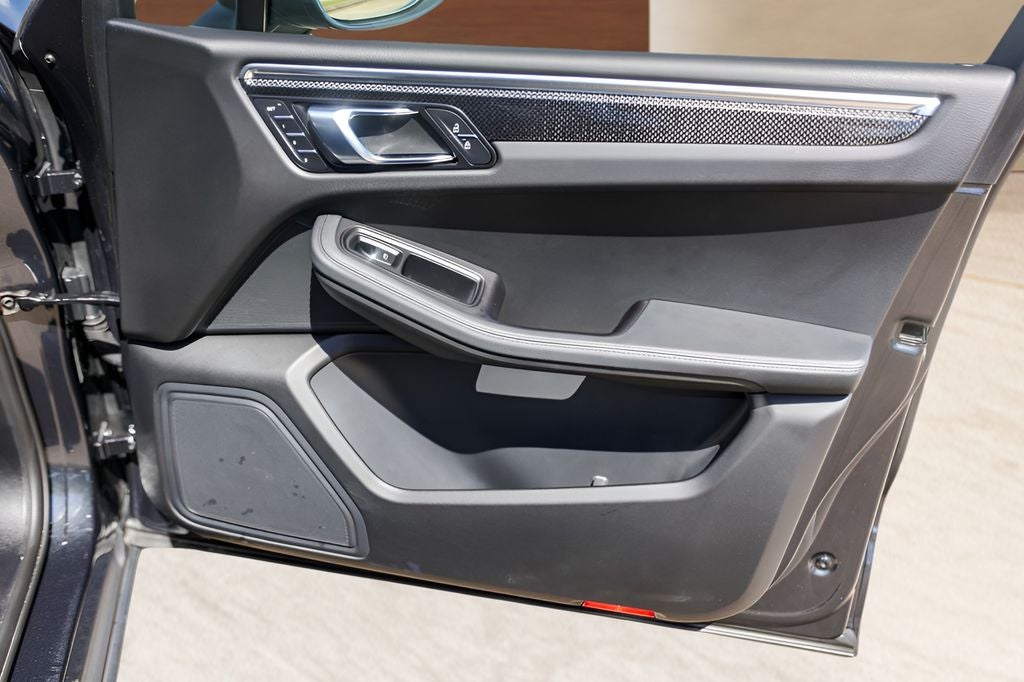 2020 Porsche Macan S