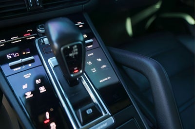 2020 Porsche Cayenne E-Hybrid Base