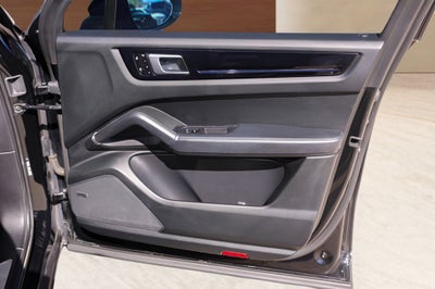 2020 Porsche Cayenne E-Hybrid Base