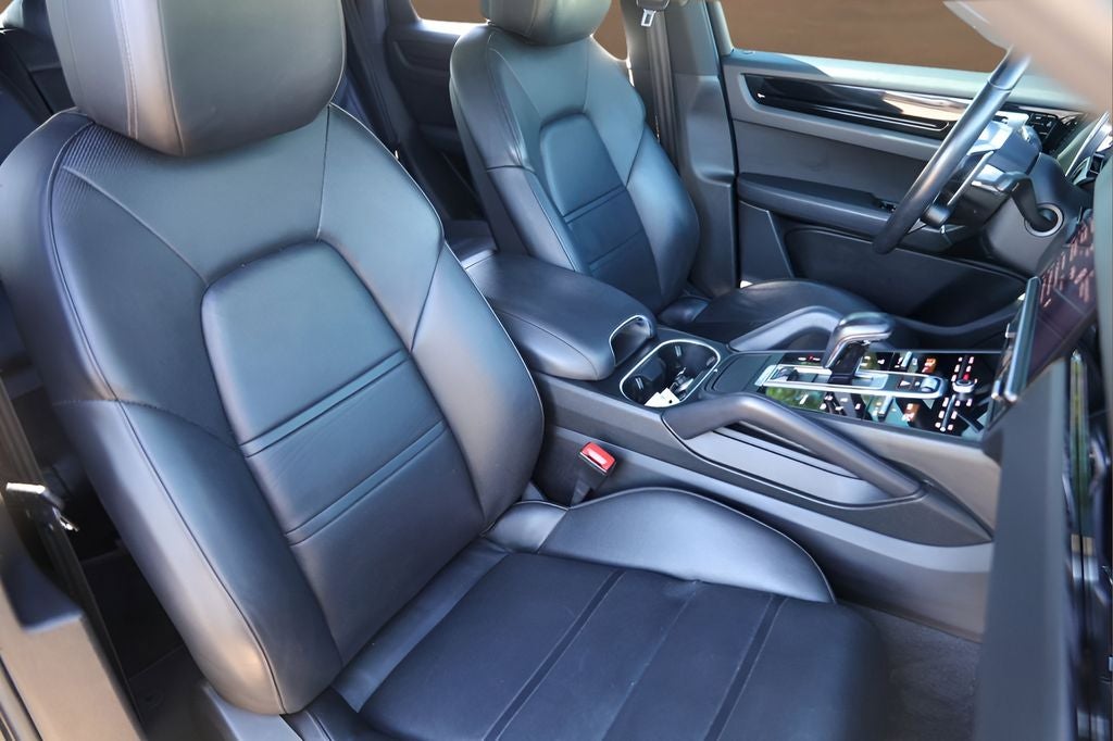 2020 Porsche Cayenne E-Hybrid Base