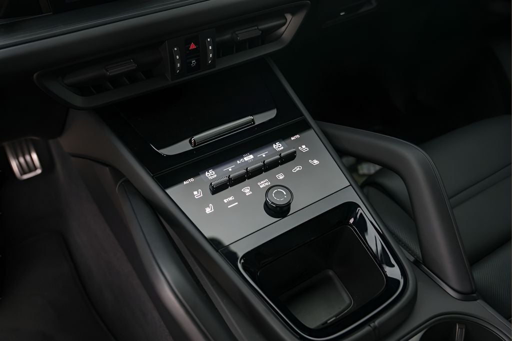 2025 Porsche Cayenne Coupe GTS
