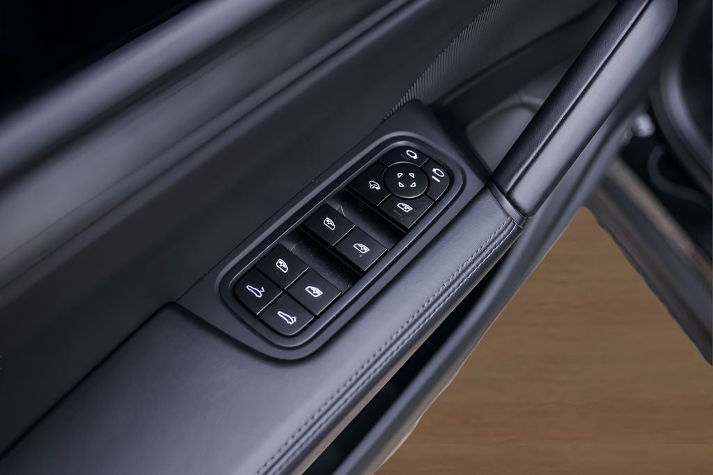 2025 Porsche Cayenne Coupe GTS