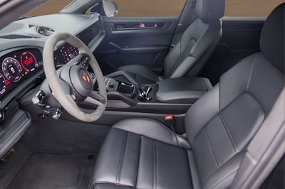 2025 Porsche Cayenne Coupe GTS
