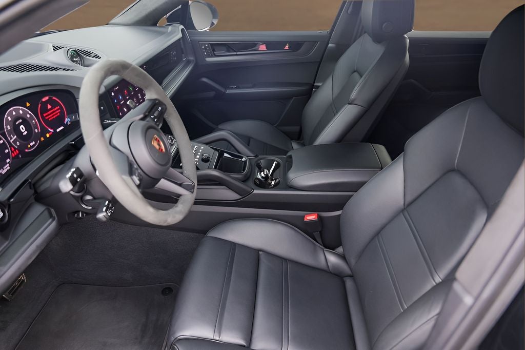 2025 Porsche Cayenne Coupe GTS