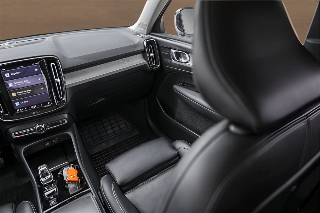 2024 Volvo XC40 Ultimate