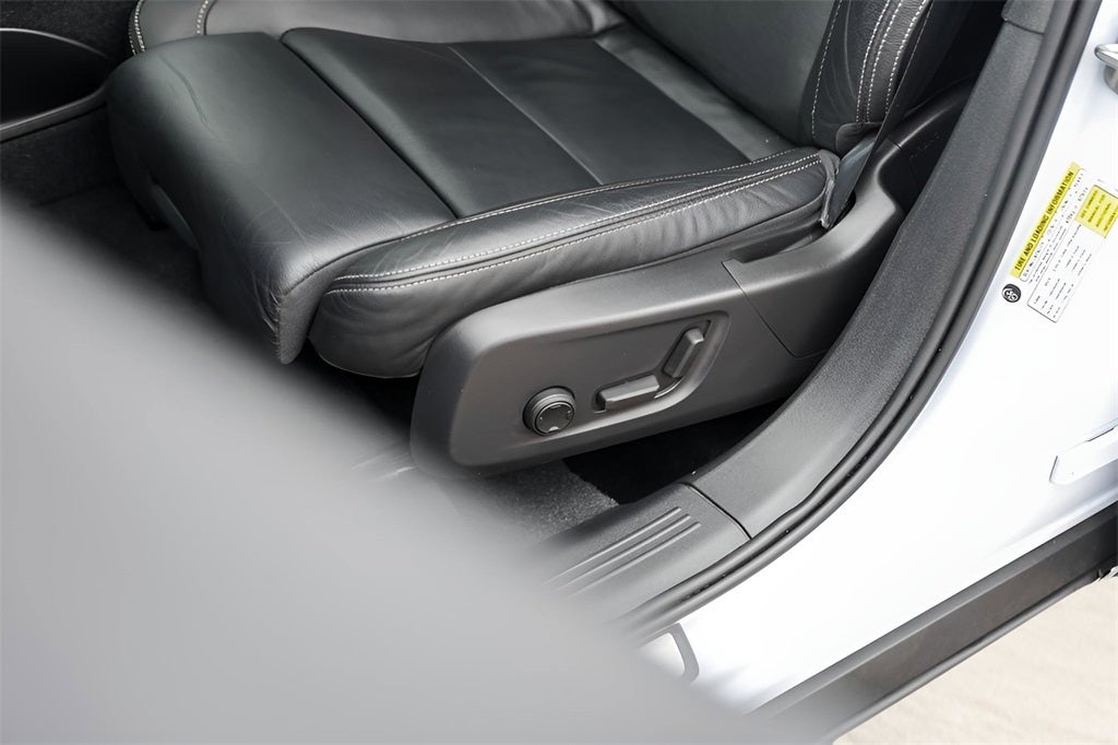 2024 Volvo XC40 Ultimate