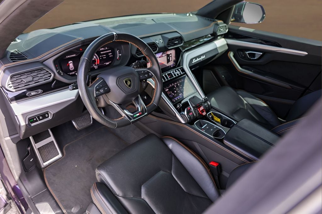 2020 Lamborghini Urus Base