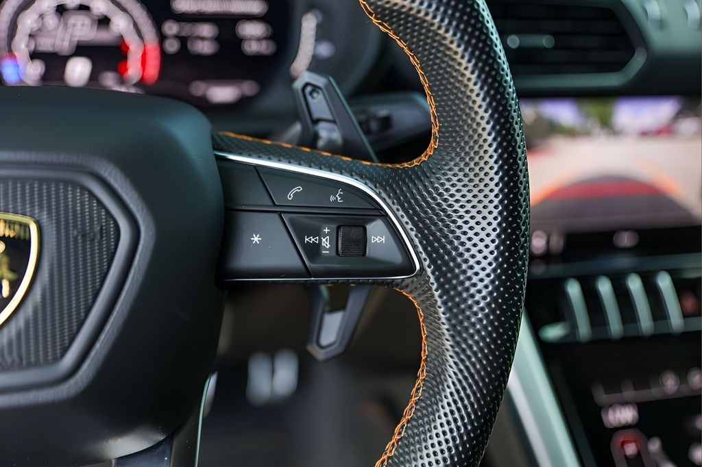 2020 Lamborghini Urus Base