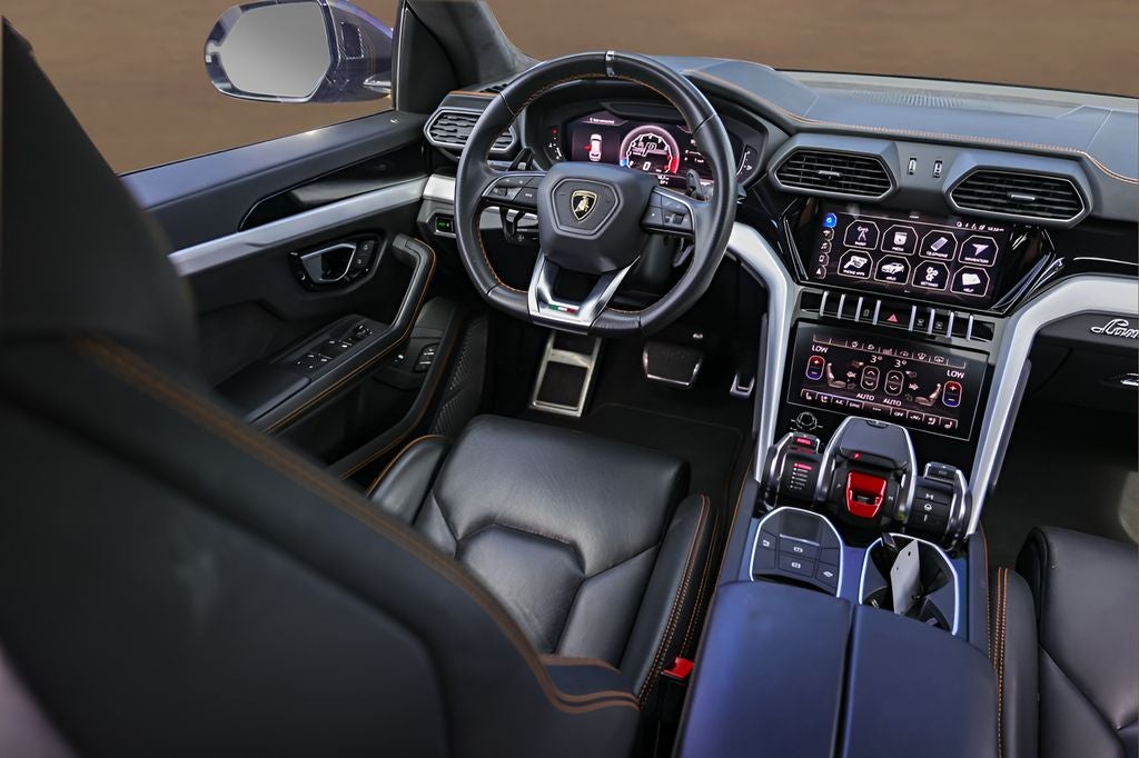 2020 Lamborghini Urus Base