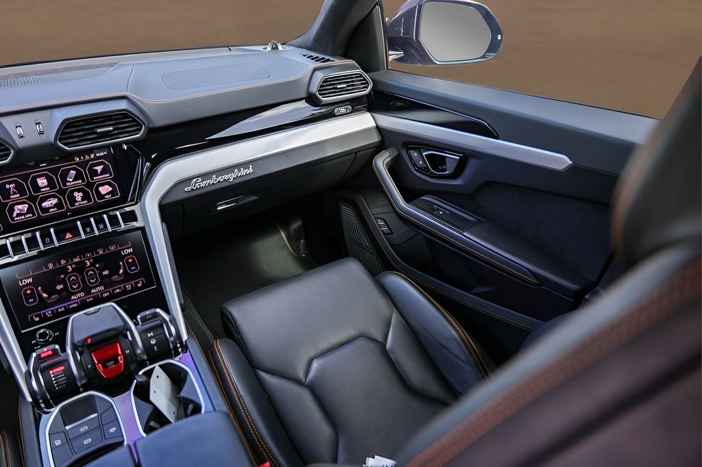 2020 Lamborghini Urus Base