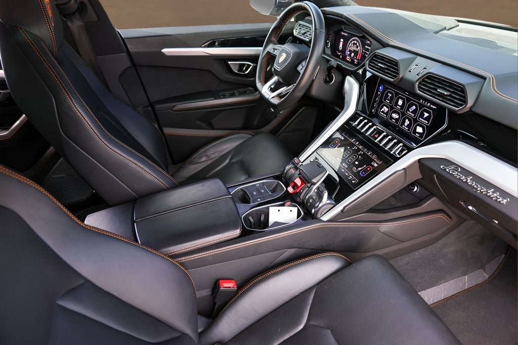 2020 Lamborghini Urus Base