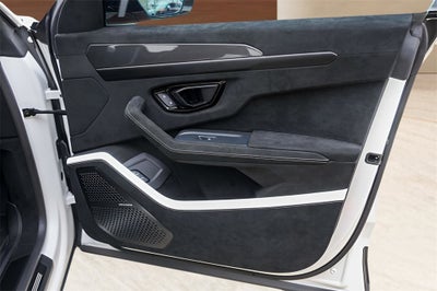 2024 Lamborghini Urus Performante