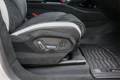 2024 Lamborghini Urus Performante