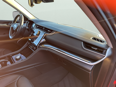 2022 Jeep Grand Cherokee Laredo