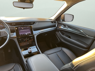 2022 Jeep Grand Cherokee Laredo