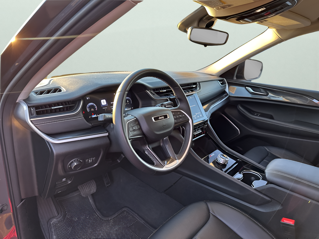 2022 Jeep Grand Cherokee Laredo