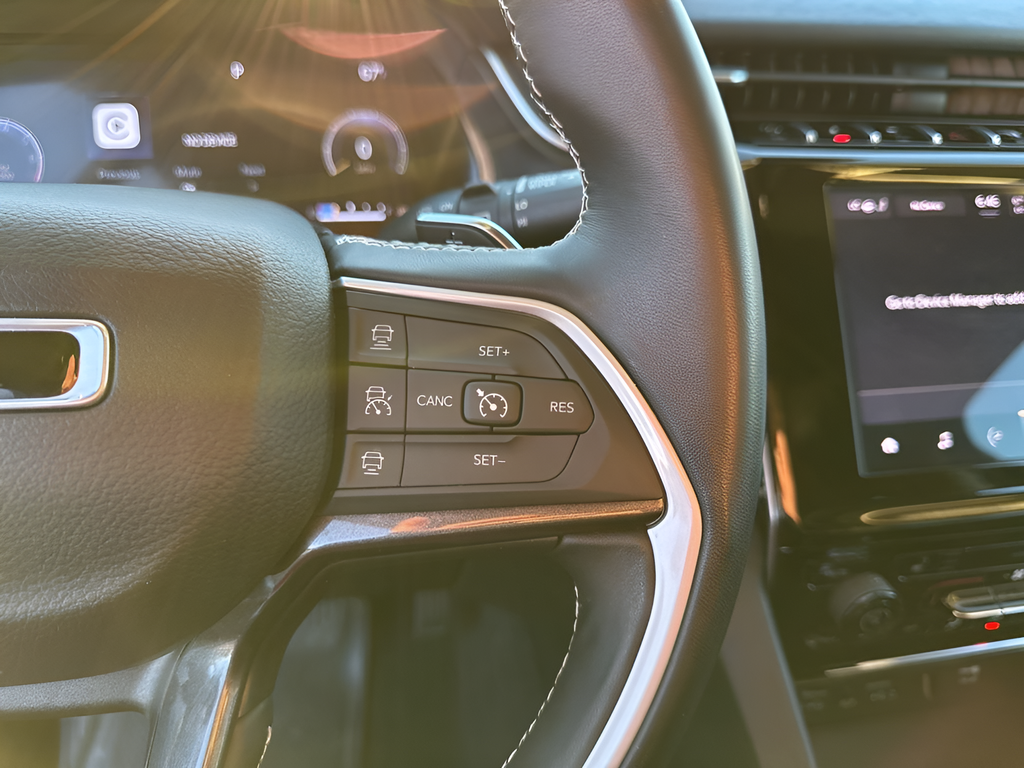 2022 Jeep Grand Cherokee Laredo