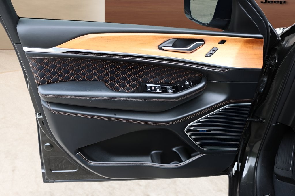 2023 Jeep Grand Cherokee Summit Reserve