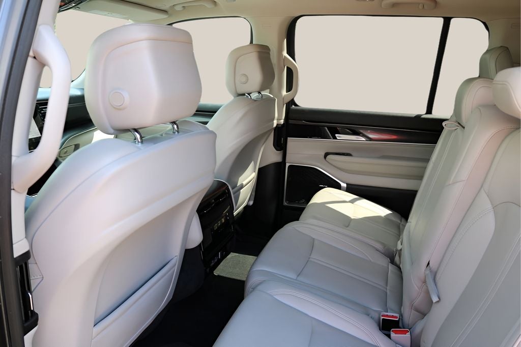 2024 Jeep Wagoneer Base