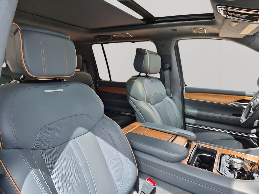 2022 Jeep Grand Wagoneer Series II